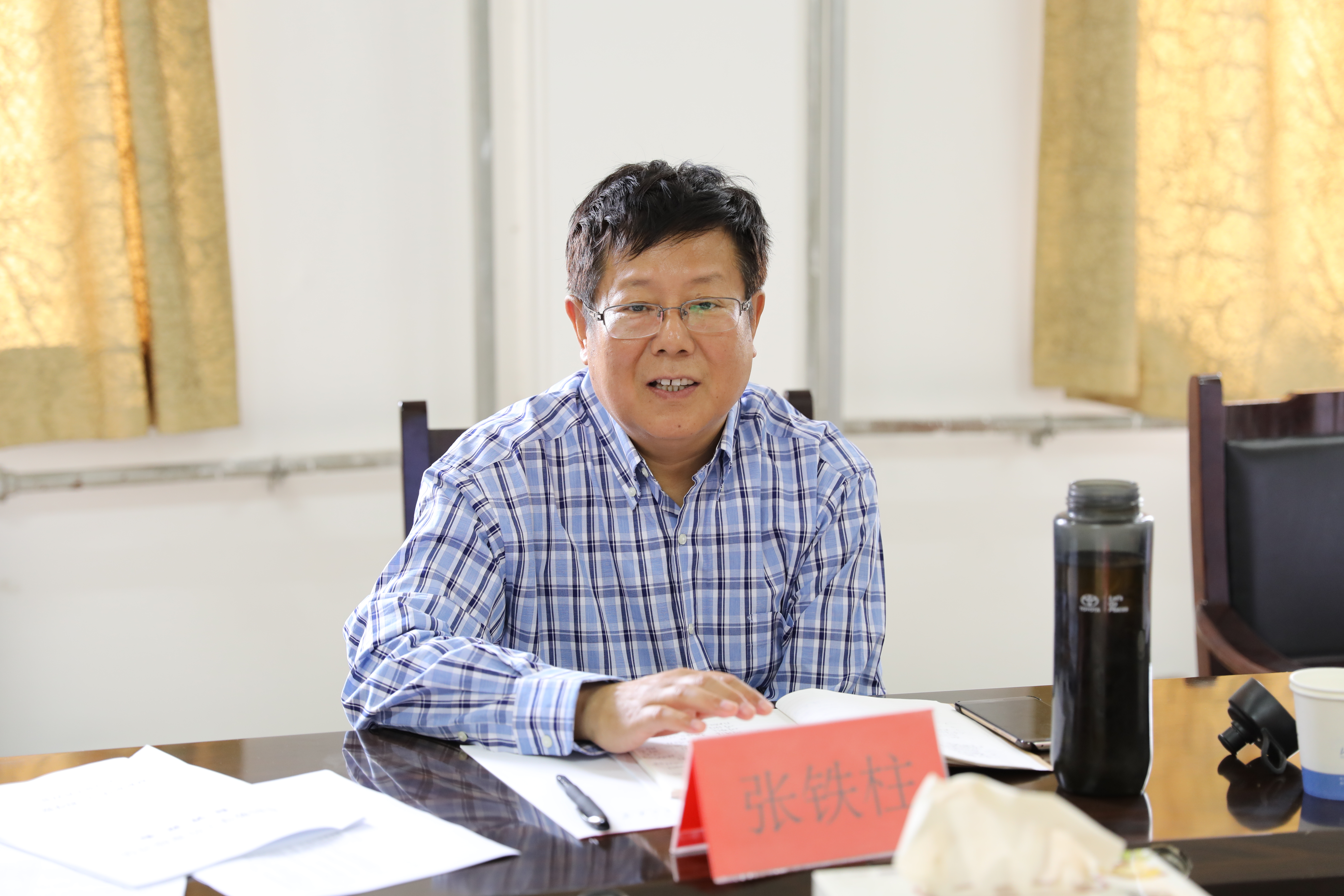 校长张铁柱到部分学院调研