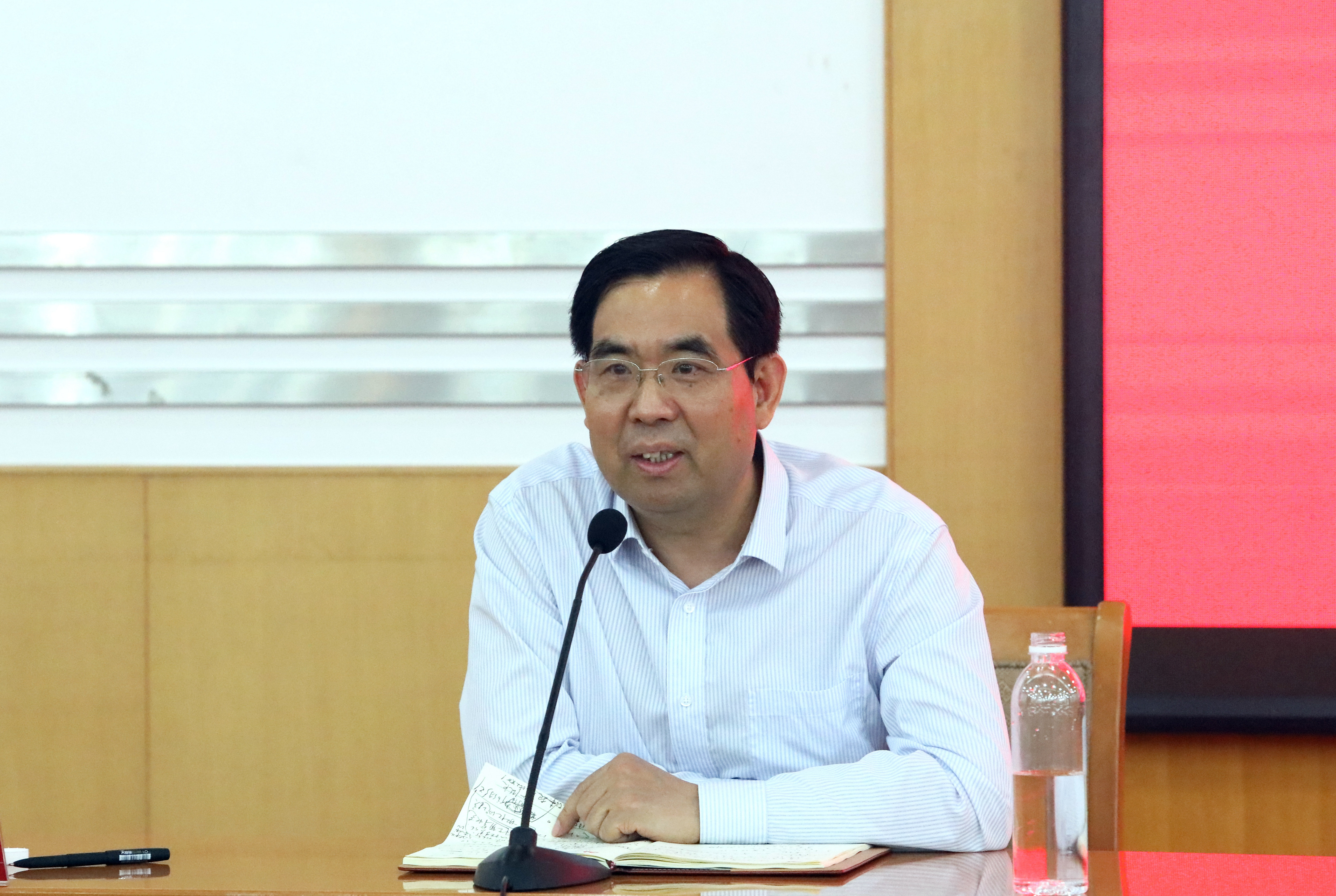 学习中心组集体学习,校党委领导班子成员胡兴禹,邓昌亮,刘国华,王立斌