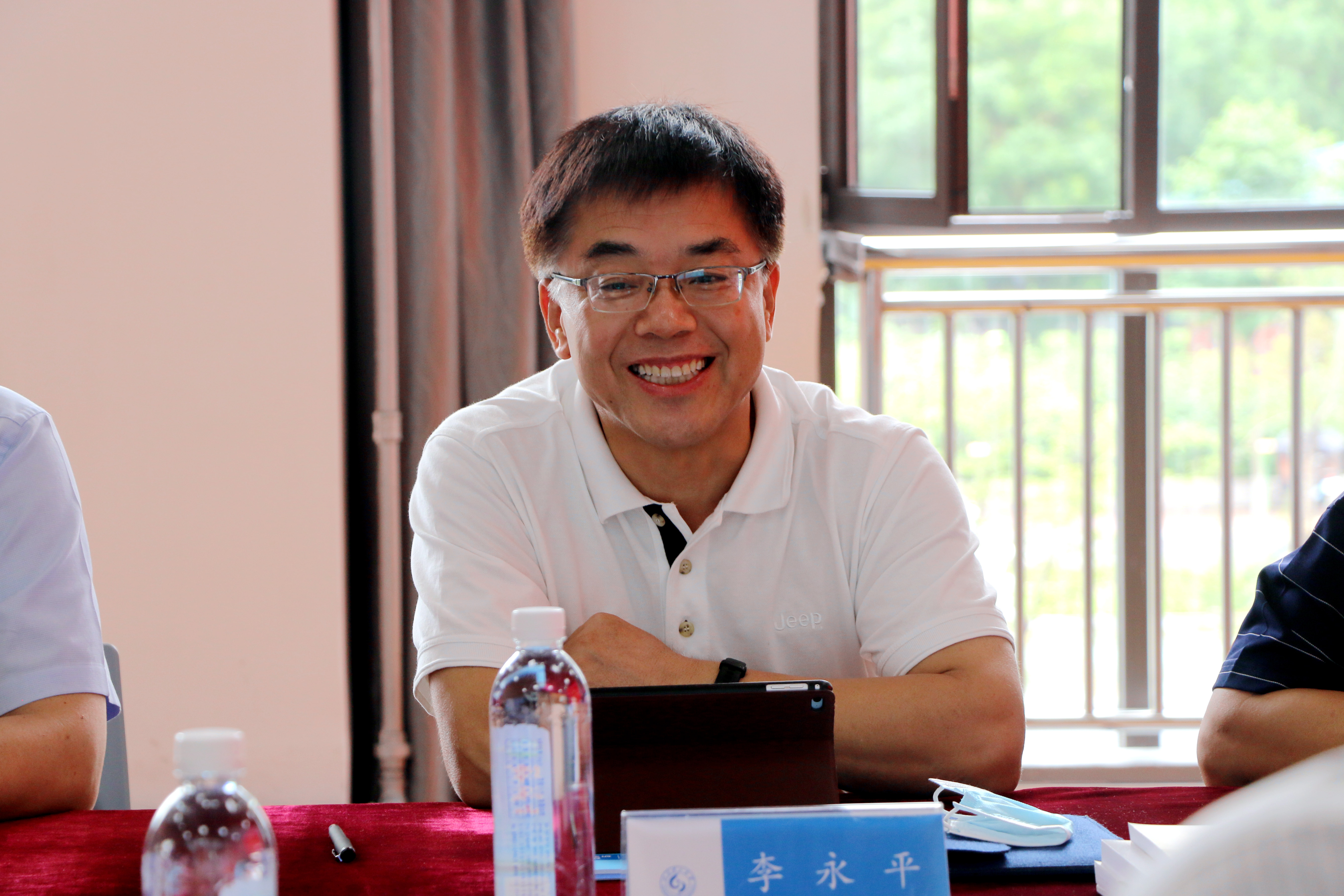 上午,校党委常委,副校长魏修亭在大红炉众创空间二楼会议室与李永平