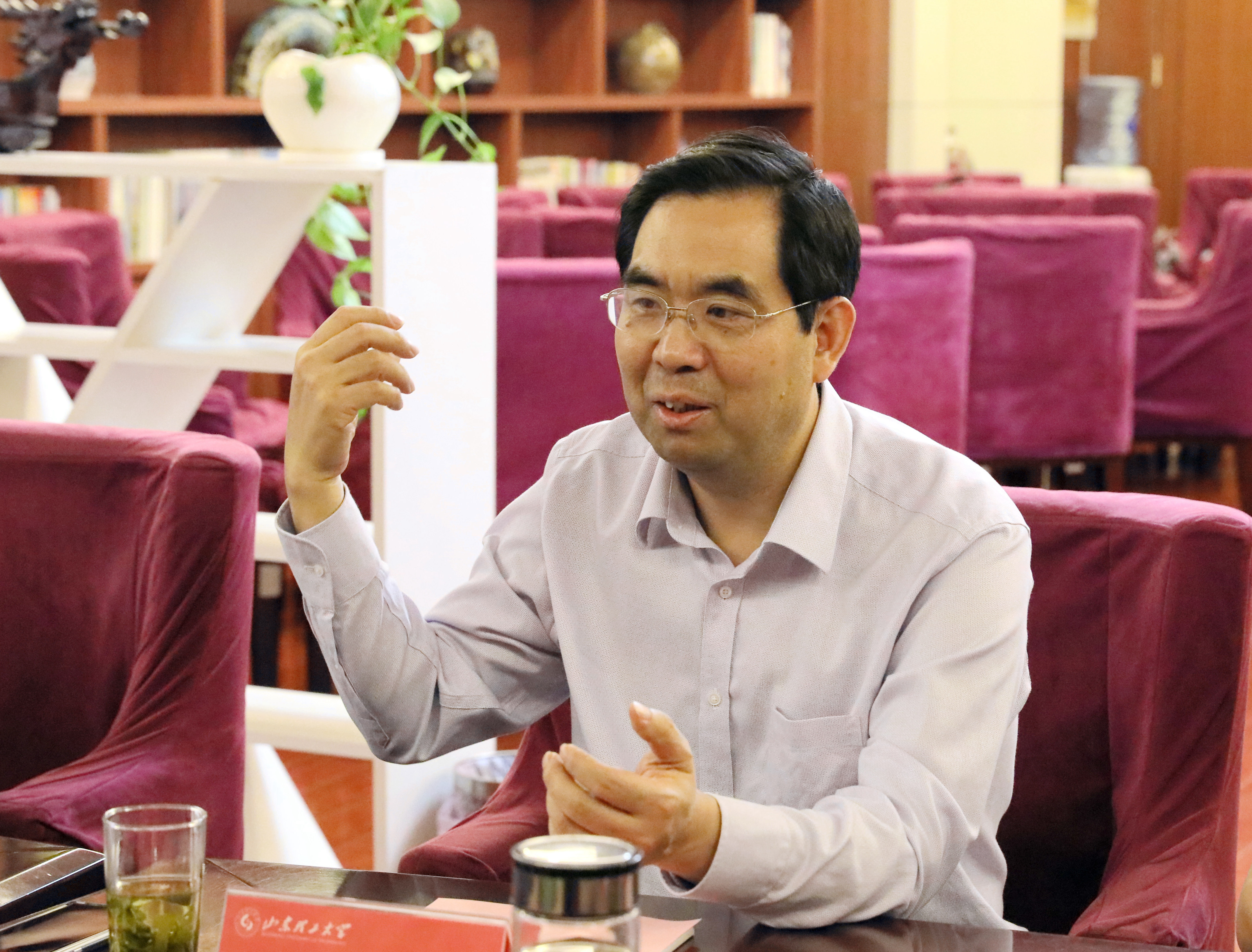 山东省军区副司令员周月星一行来校调研