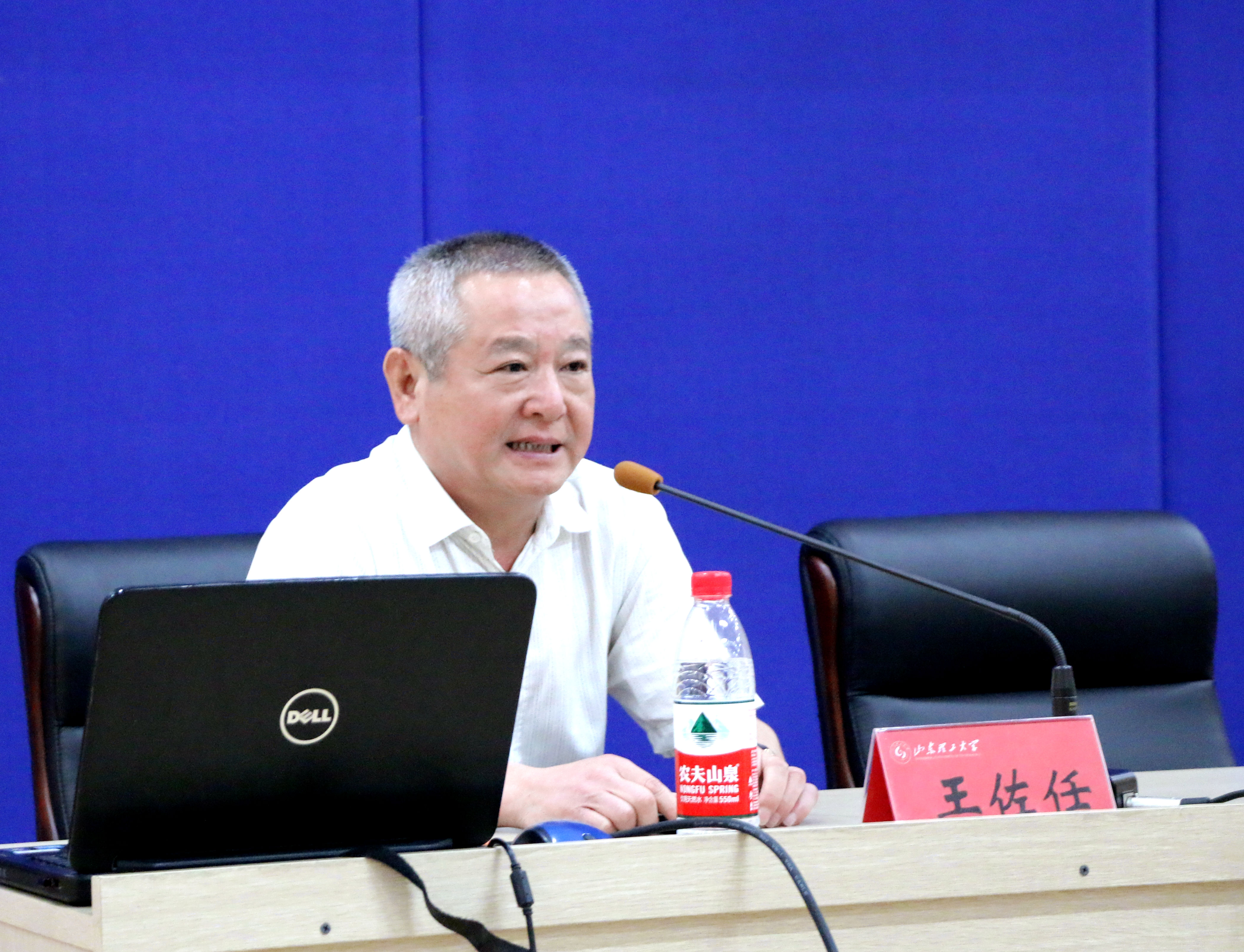 潍坊联兴公司董事长王佐任作客"校友大讲堂"