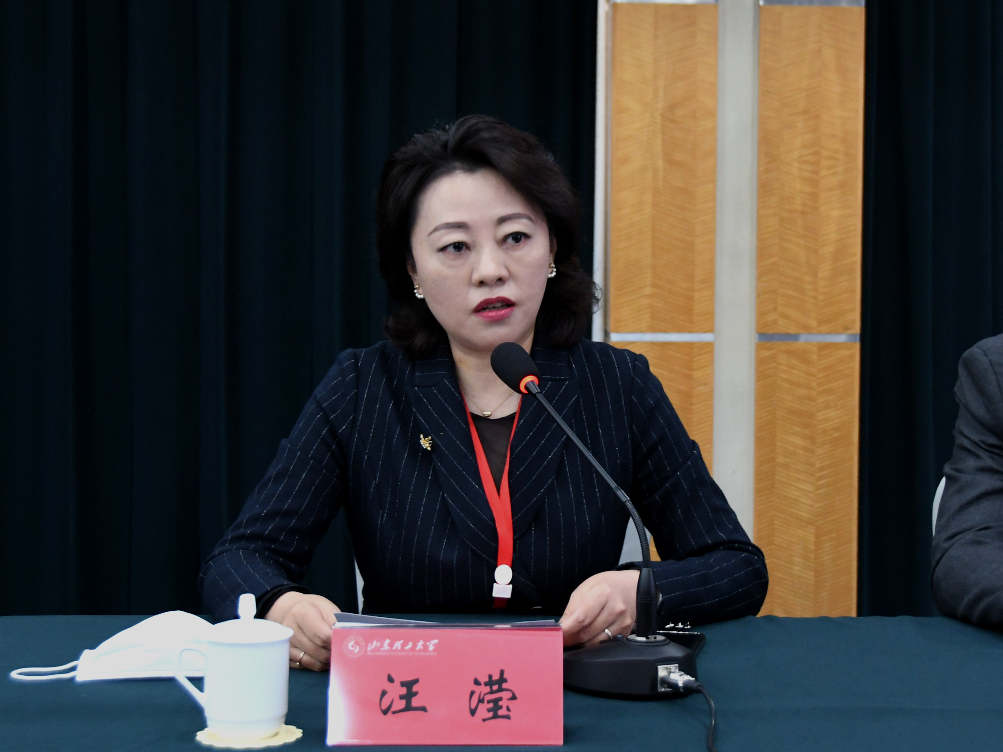 来华留学质量认证专家组进校现场审查