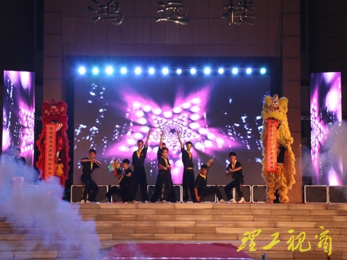 “唱响青春之歌”2012迎新晚会举行