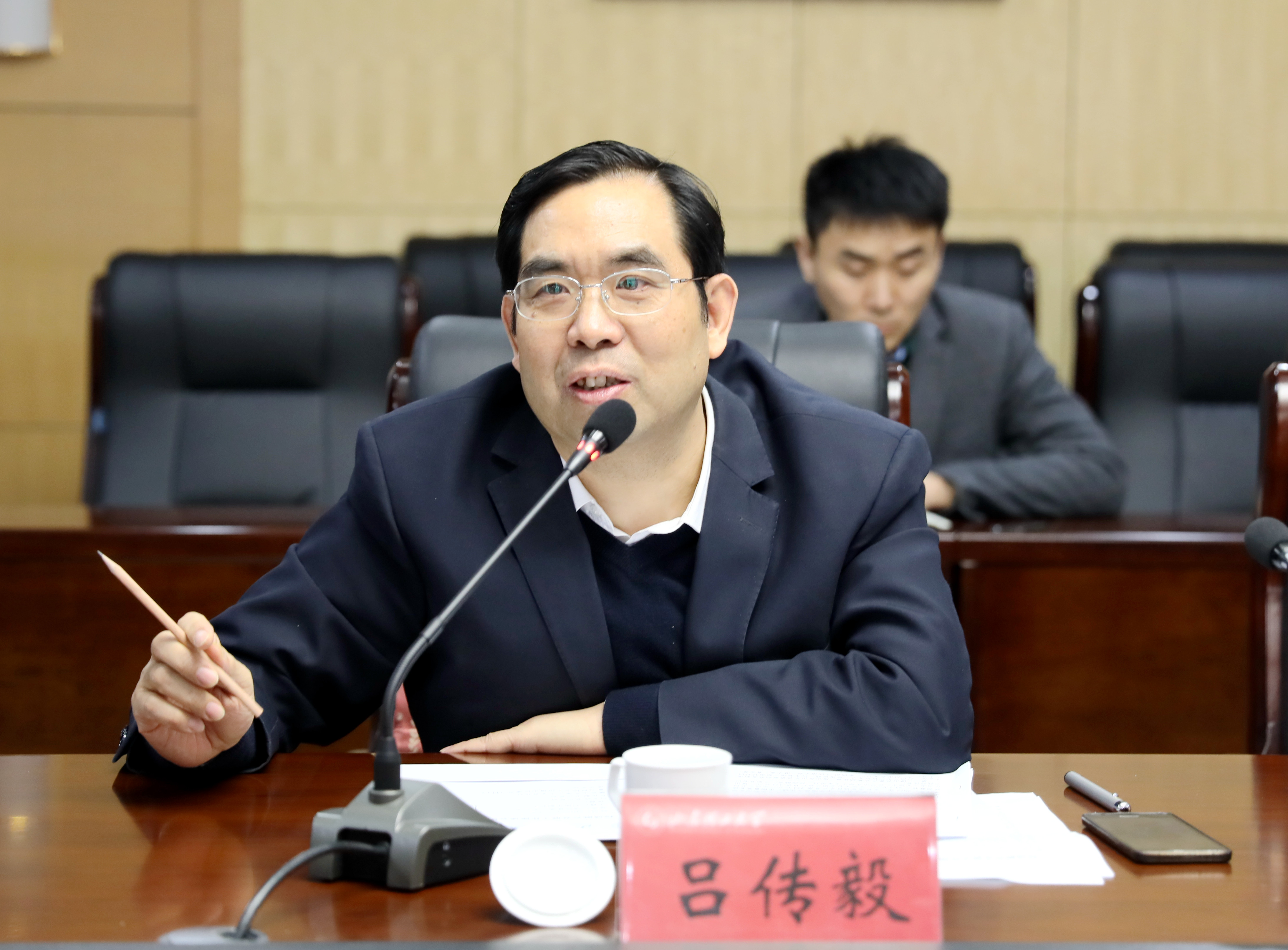 博山区委书记刘忠远一行来校座谈交流